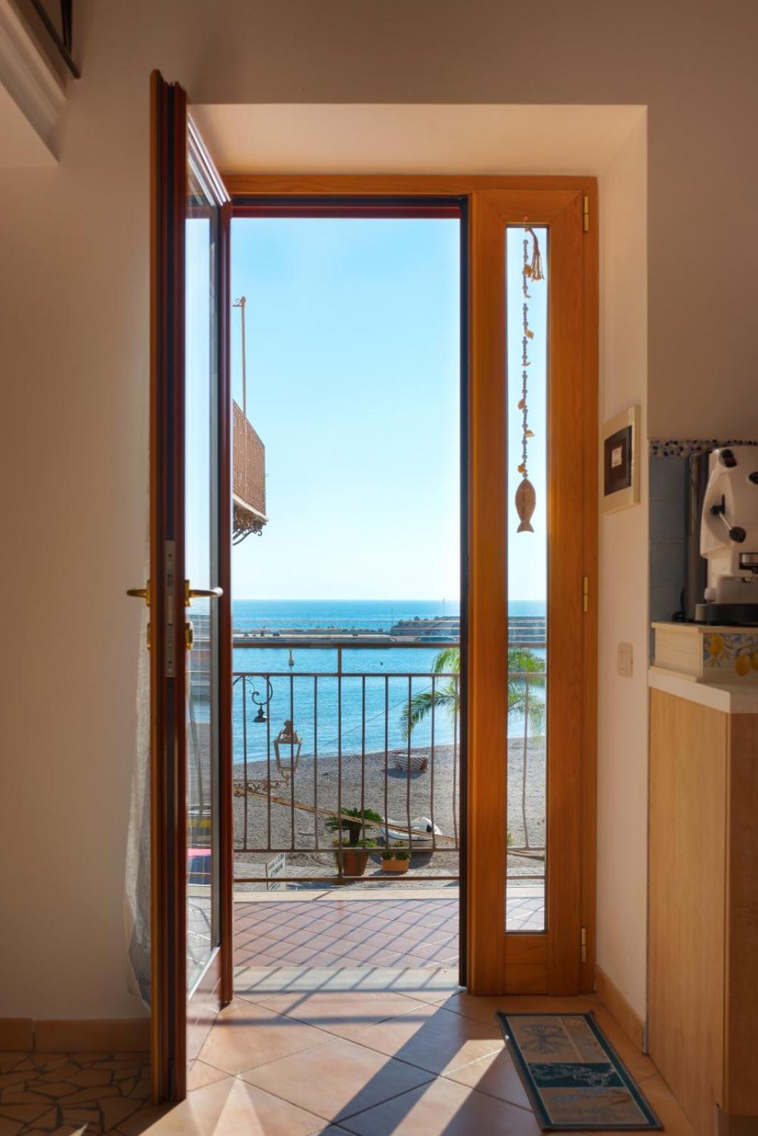 Villa Casa Vacanze "Il Baffo E Il Mare" Cetara Exterior foto